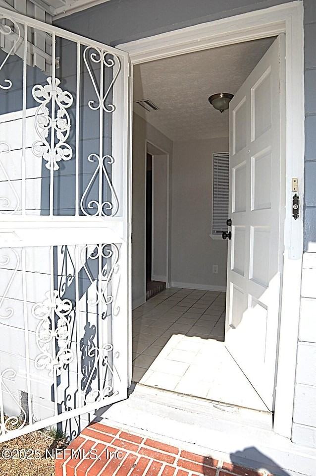 2947 W 45th St - Photo 2 of 41