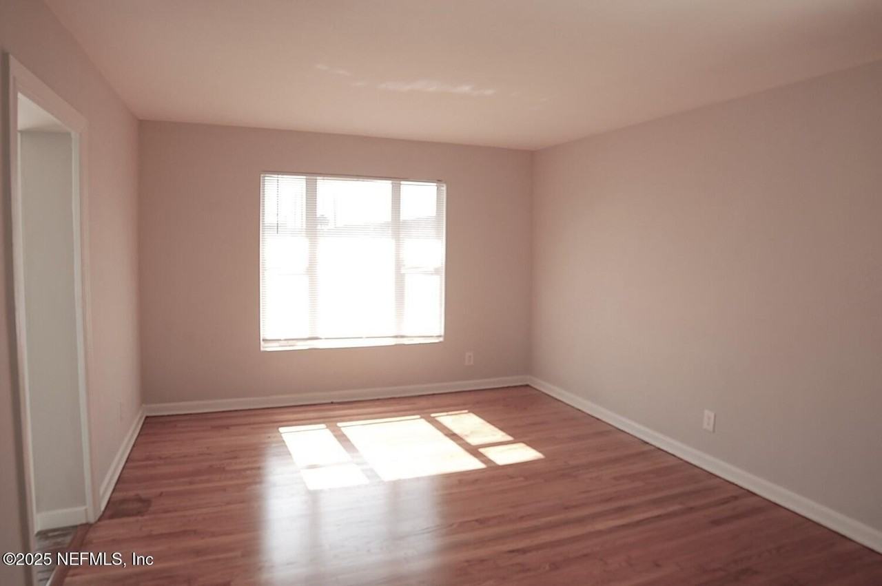 2947 W 45th St - Photo 3 of 41