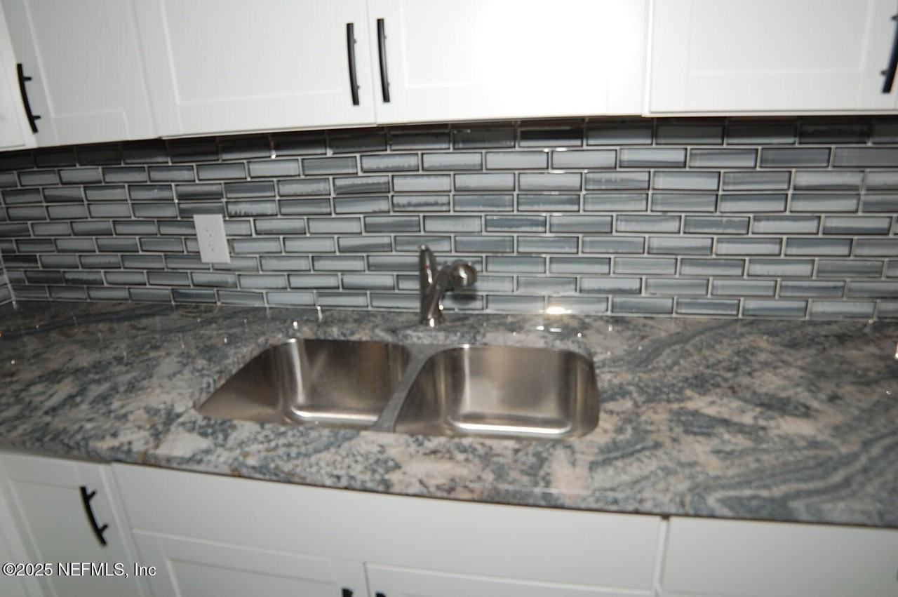 2947 W 45th St - Photo 5 of 41