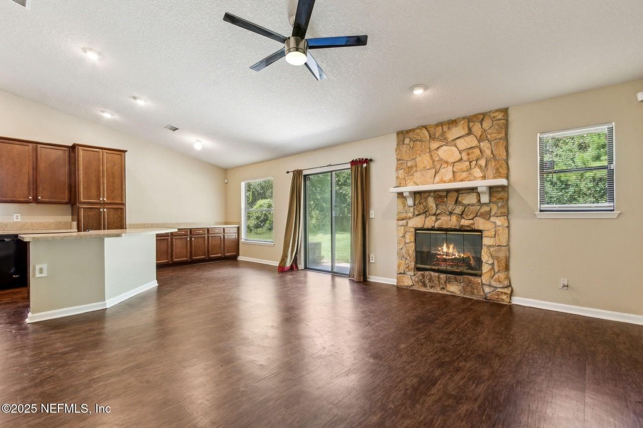 1565 Shearwater Dr - Photo 3 of 27