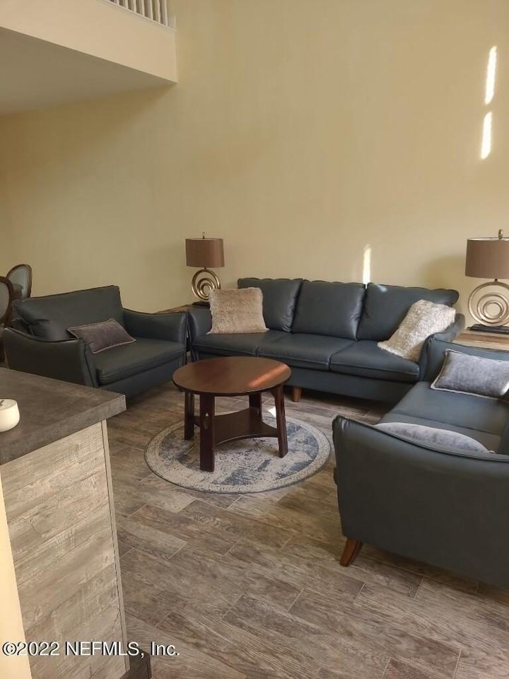 539 Hedgewood Dr - Photo 2 of 50