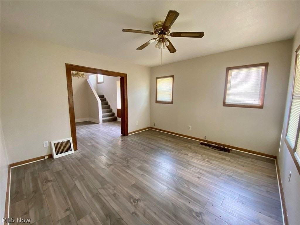 93 Jewett St - Photo 3 of 11