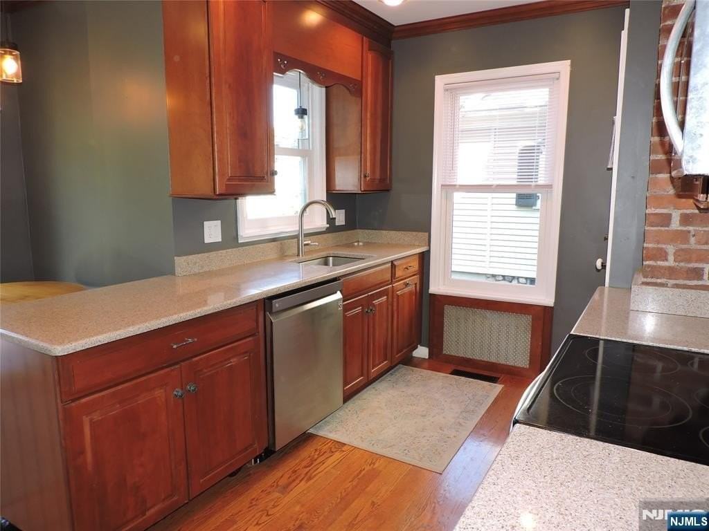 186 Godwin Ave - Photo 7 of 23