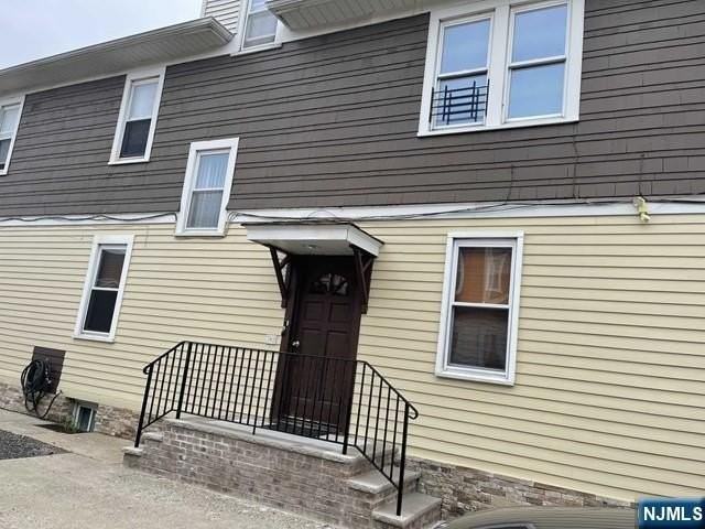 130 Ray St #1 - Photo 2 of 3