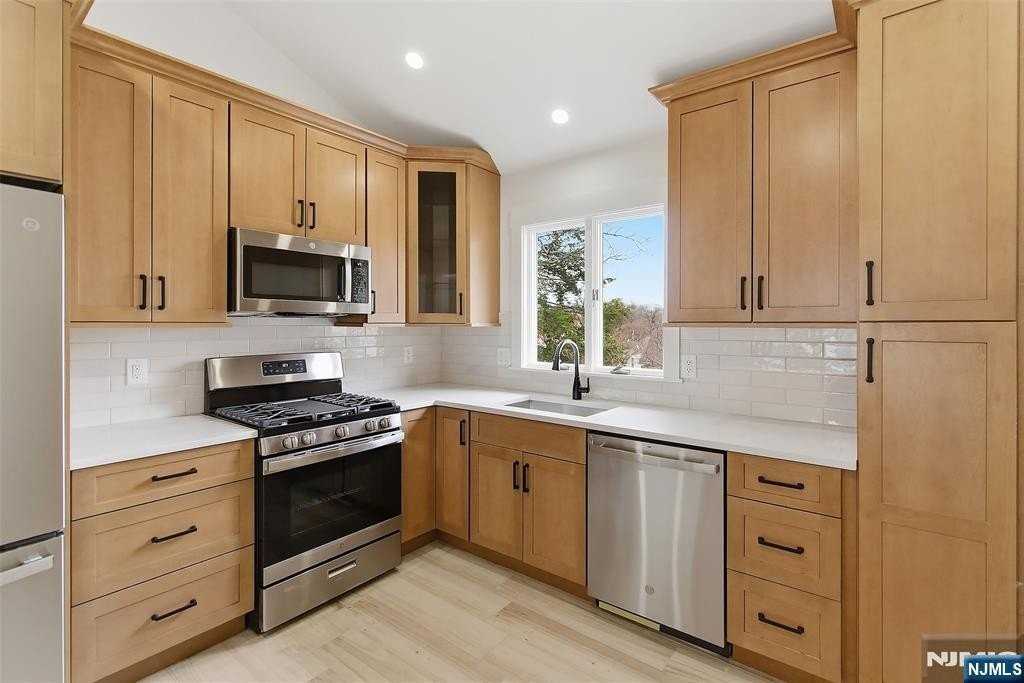 49 E Pleasant Ave #1 - Photo 6 of 19