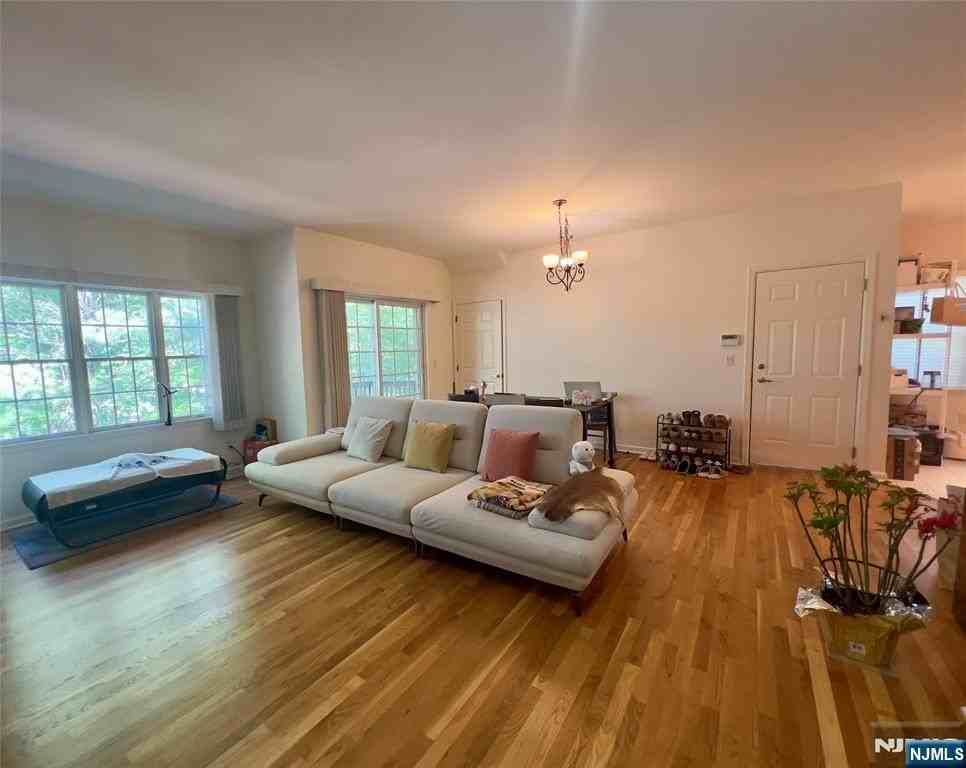 100 Stonegate Trl #1 - Photo 2 of 11