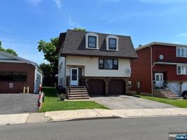 featured image of 133 Washington St #1