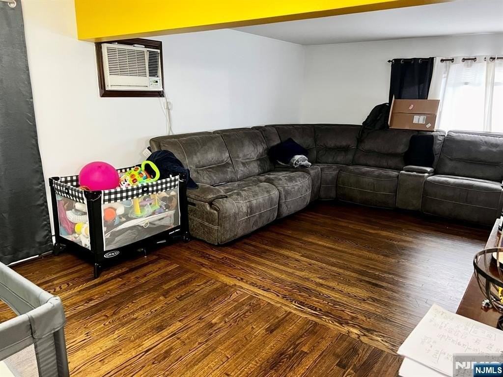 133 Washington St #1 - Photo 6 of 15