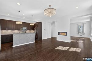 featured image of 60 Roosevelt Dr