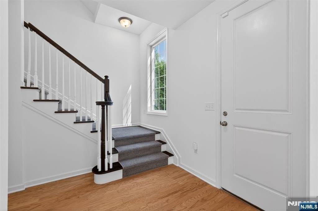 60 Roosevelt Dr - Photo 6 of 47