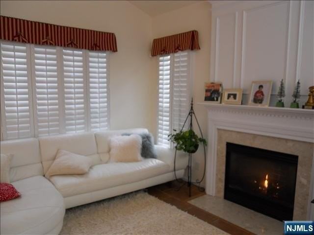 85 Buckthorn Ct - Photo 3 of 21