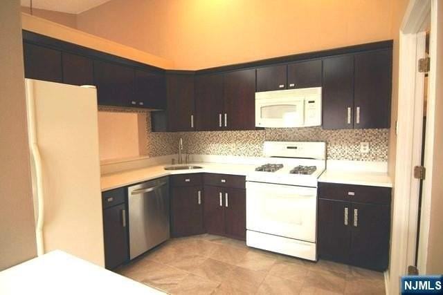 170 Linden St #170 - Photo 4 of 10