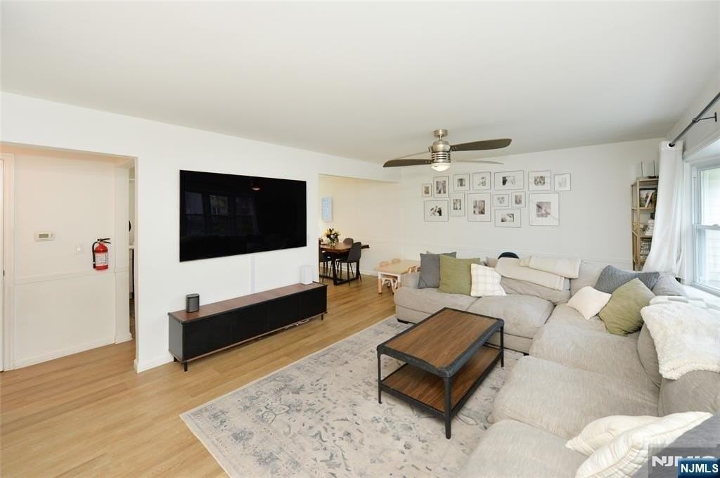 35-05 Lenox Dr - Photo 3 of 24