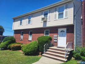 207 8th St #2F - Photo 1 of 1