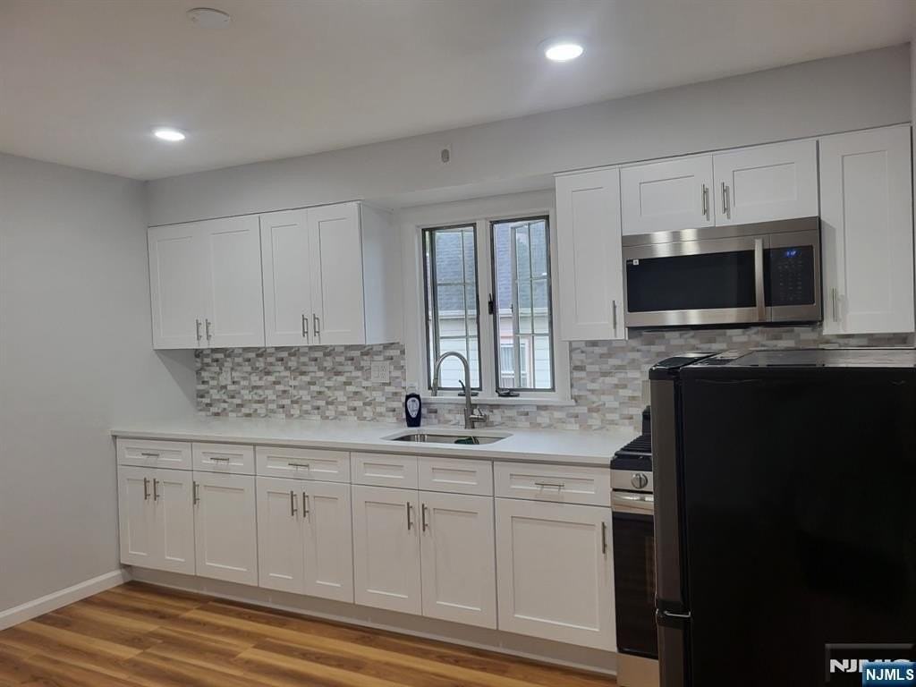 207 8th St #2F - Photo 3 of 13