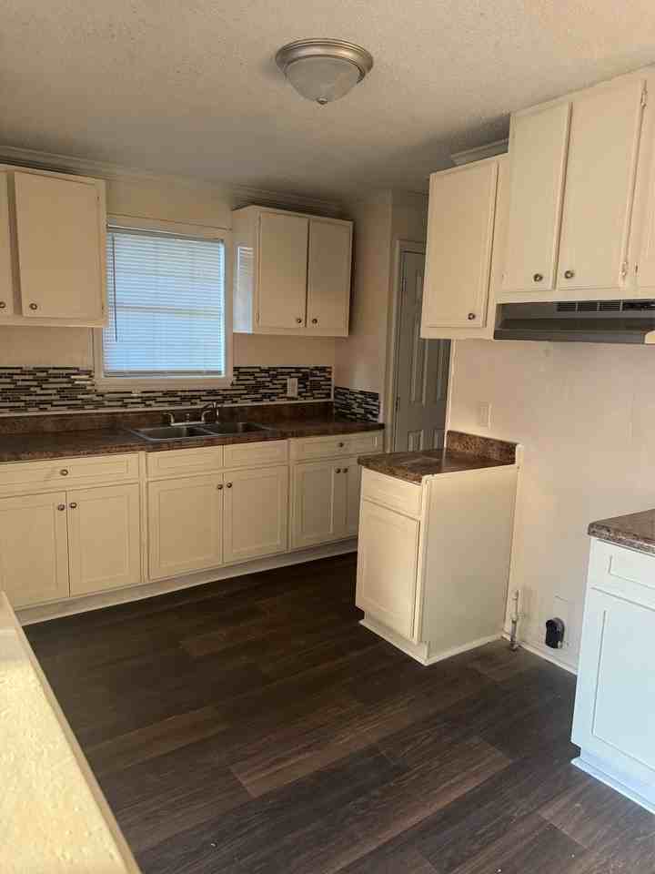 510 3rd Ave #1 - Photo 2 of 4