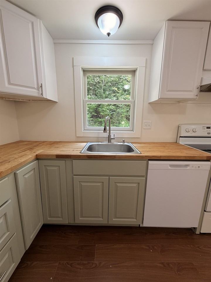 102 Roberts Rd - Photo 3 of 17