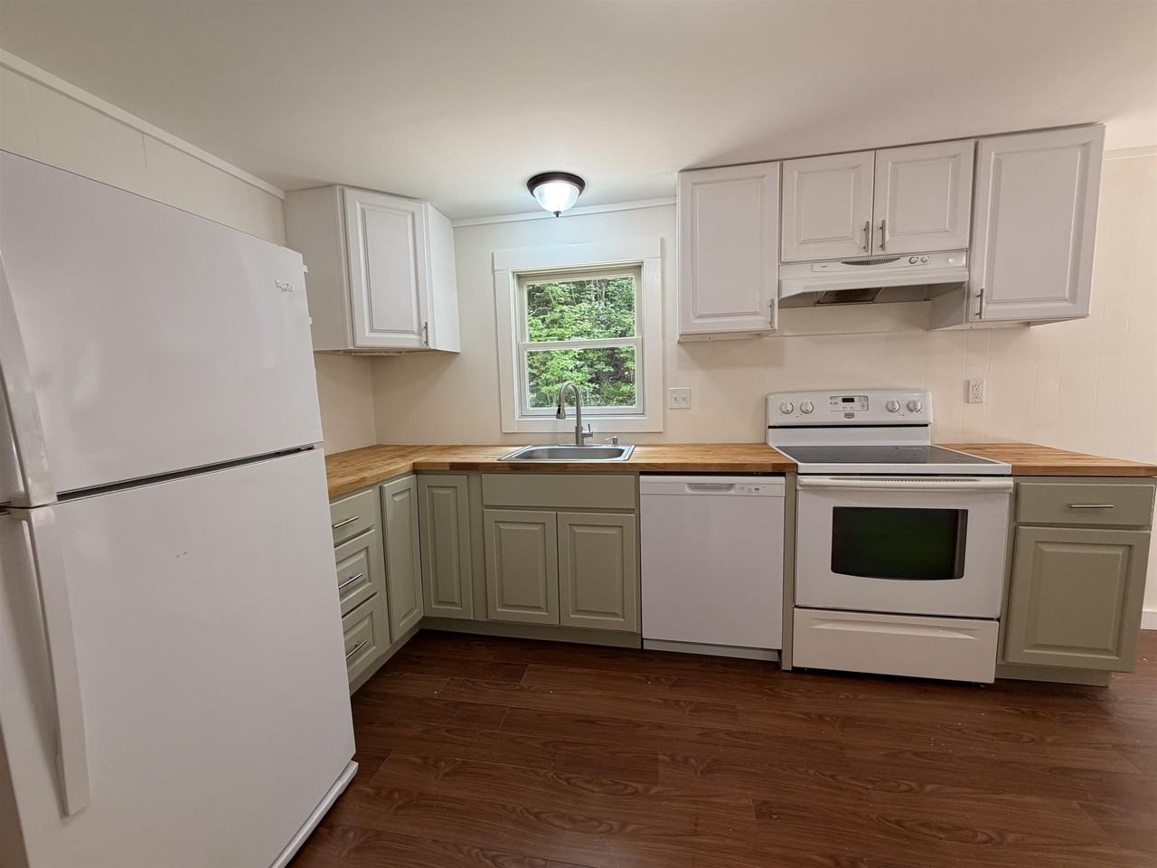 102 Roberts Rd - Photo 4 of 17