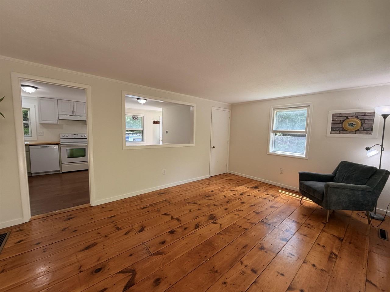 102 Roberts Rd - Photo 7 of 17