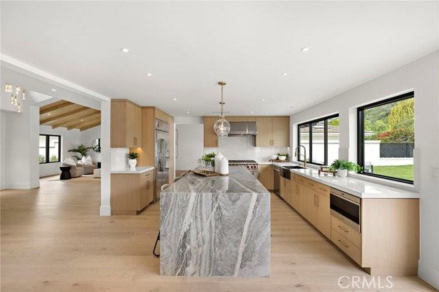 6 Monterey Cir - Photo 2 of 8
