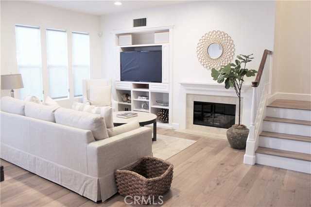 1327 Corte Alemano - Photo 2 of 8