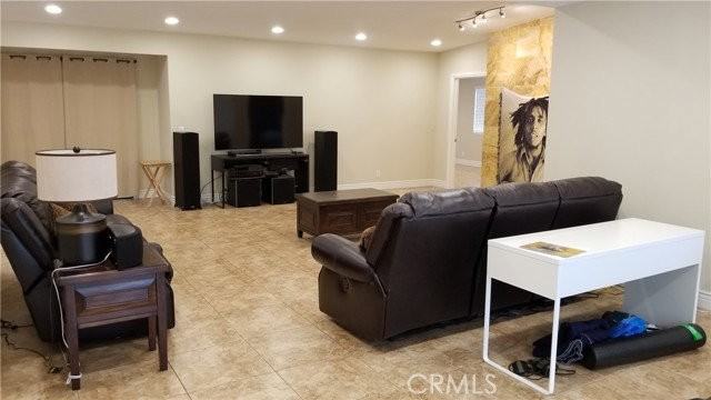5325 La Forest Dr - Photo 2 of 8