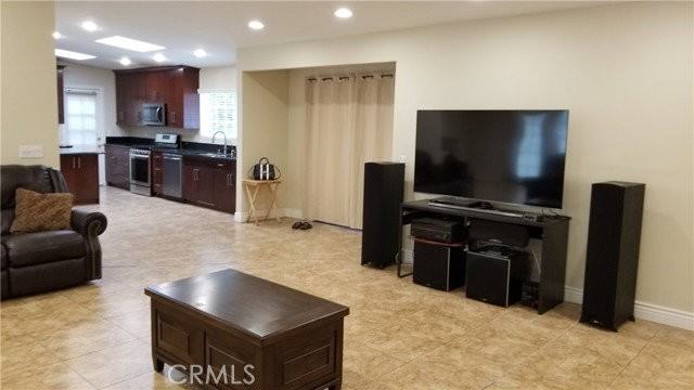 5325 La Forest Dr - Photo 4 of 8