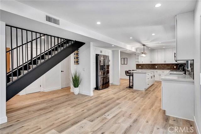 24445 Clipstone St - Photo 6 of 8