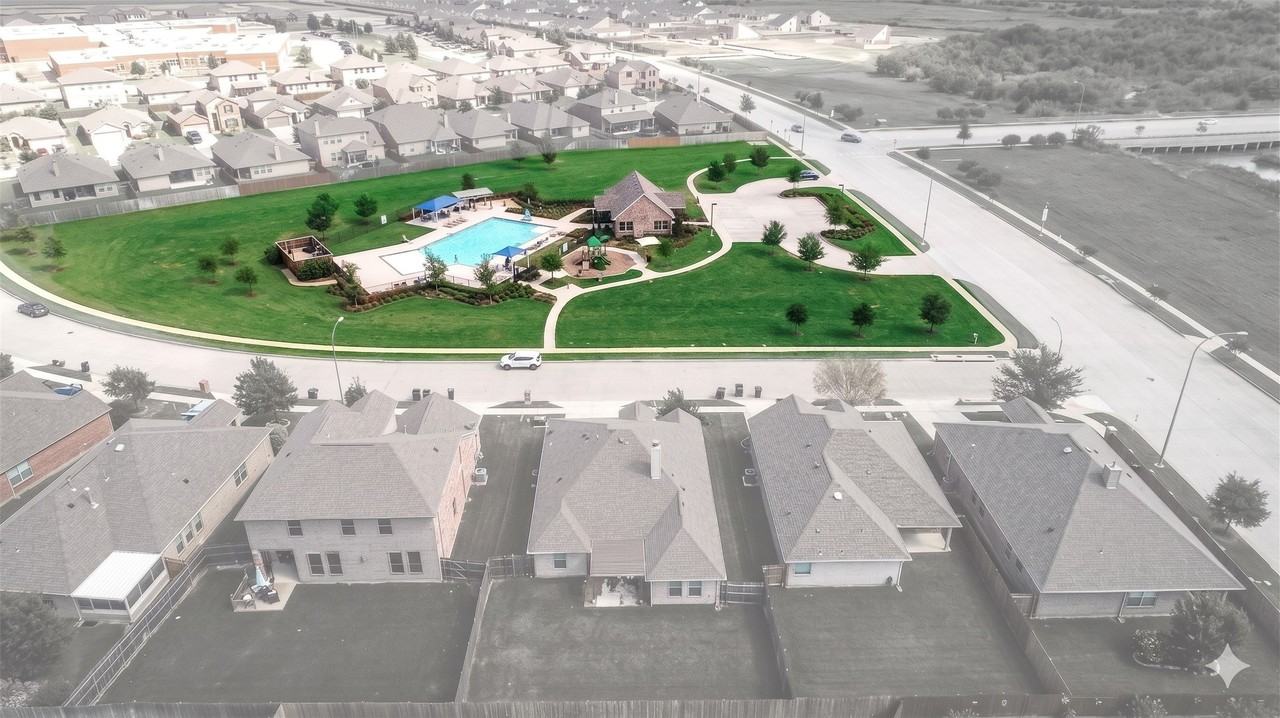 305 Falling Star Dr - Photo 3 of 30