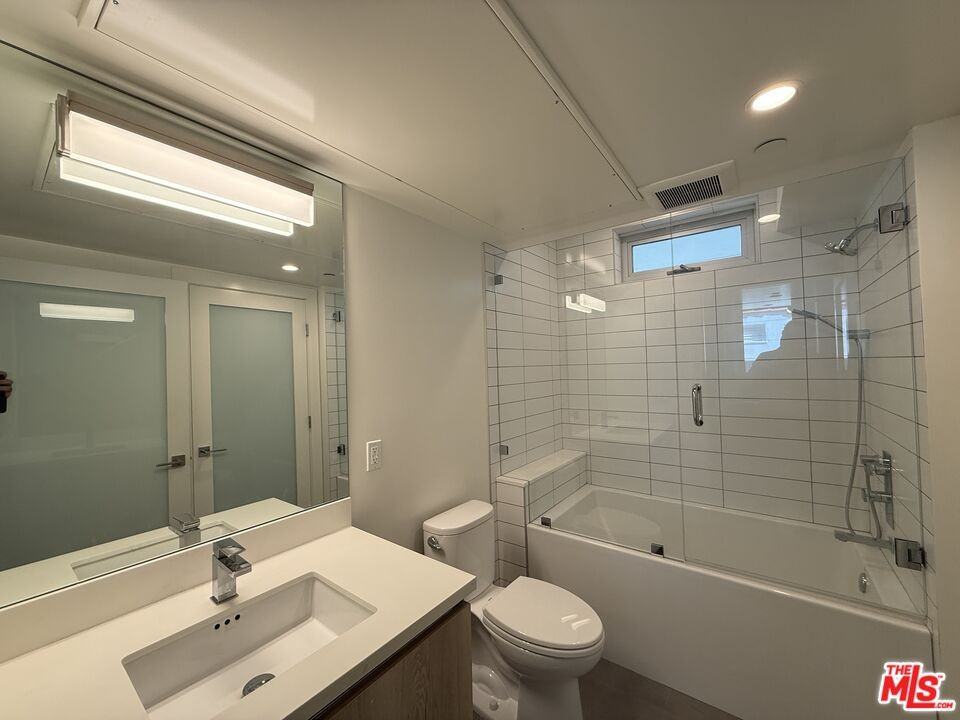 8210 Fountain Ave #103 - Photo 3 of 8