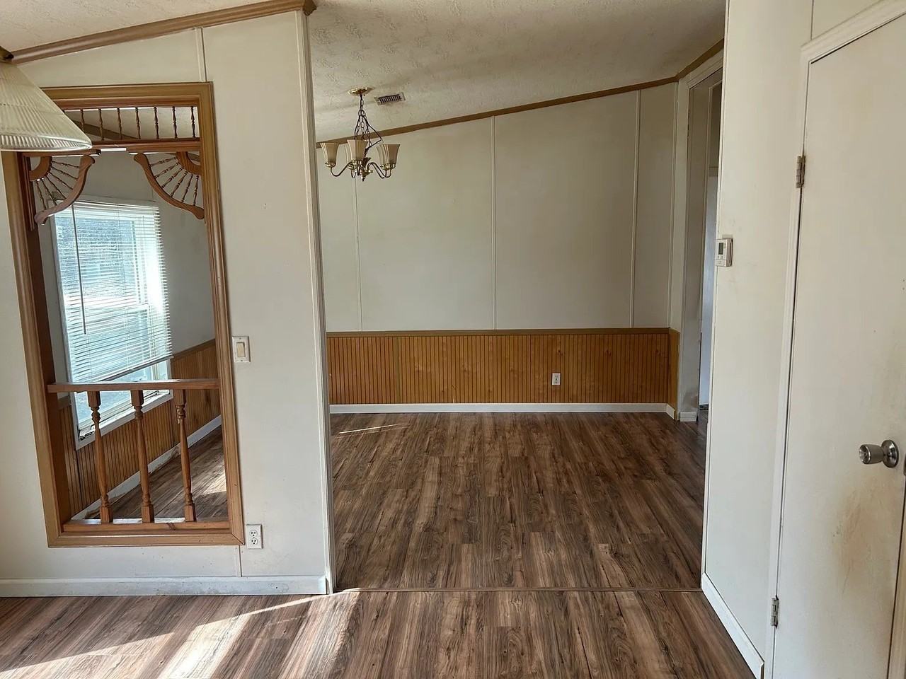 301 Elm Ln - Photo 3 of 9