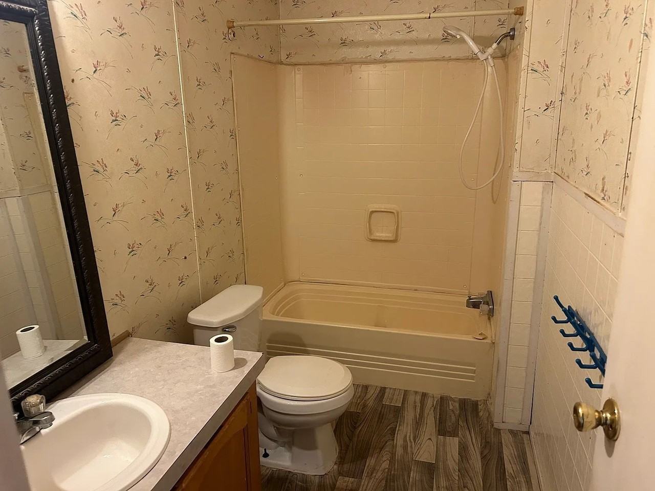 301 Elm Ln - Photo 6 of 9