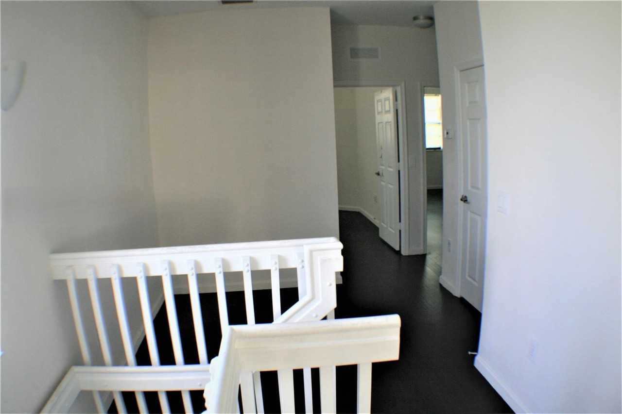 202 Las Brisas Cir - Photo 7 of 7