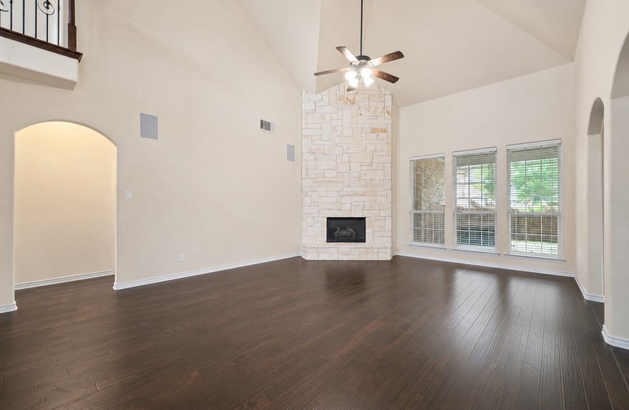 11637 Gatesville Dr - Photo 5 of 26