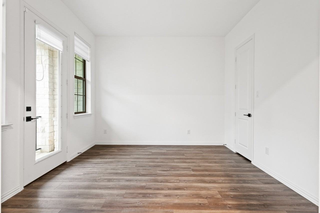 7521 Laburnam Rd - Photo 5 of 20