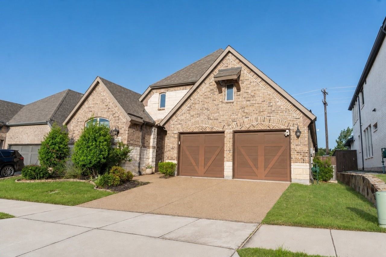 4449 Tall Knight Ln