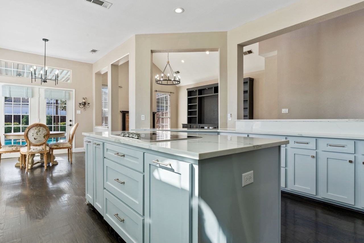 920 Yosemite Trl - Photo 5 of 32