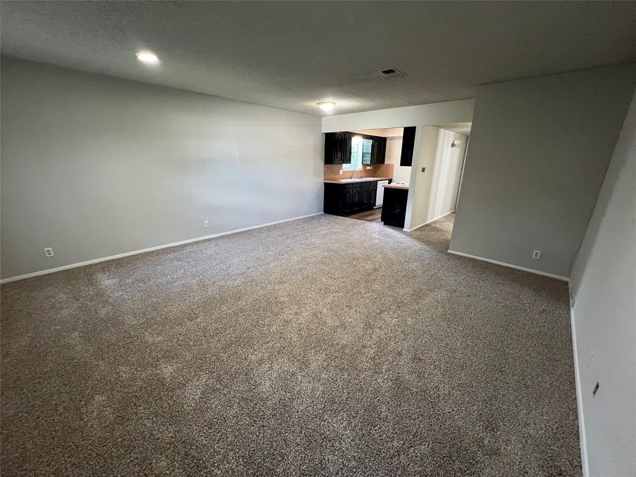 802 N Crockett St #C - Photo 2 of 9
