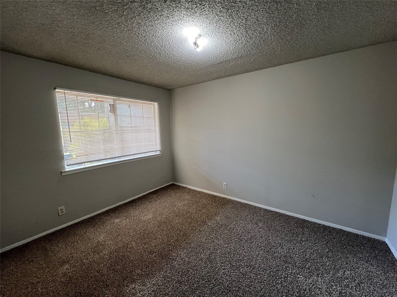 802 N Crockett St #C - Photo 5 of 9
