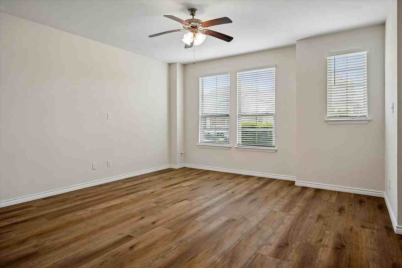 2161 Crooked Bow Dr - Photo 2 of 20