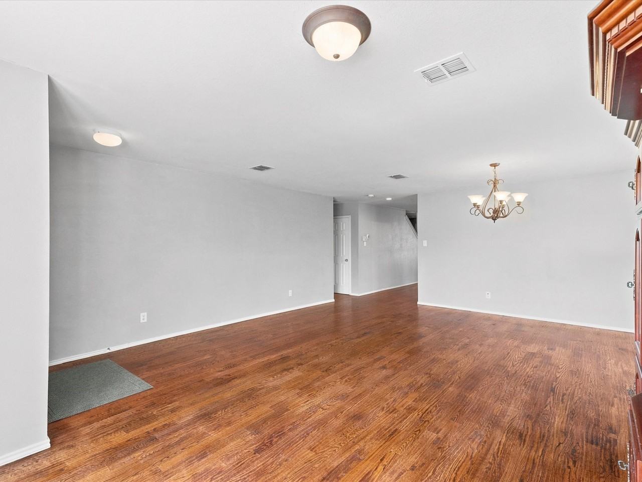 13287 Fowler Dr - Photo 5 of 40
