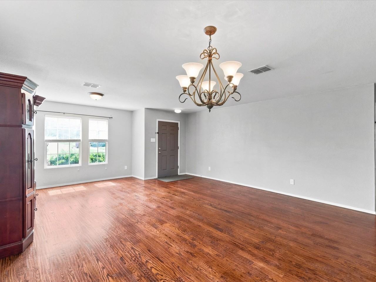 13287 Fowler Dr - Photo 6 of 40