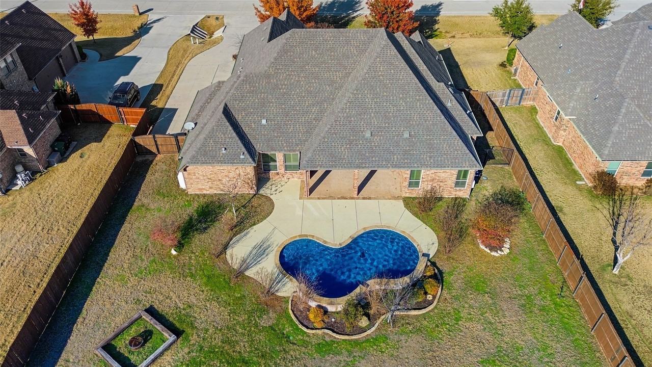 1317 Bluff Springs Dr - Photo 3 of 31
