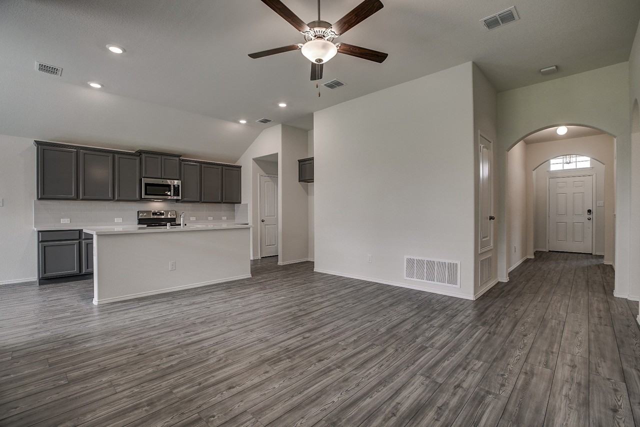 454 Stuart Ln - Photo 5 of 26