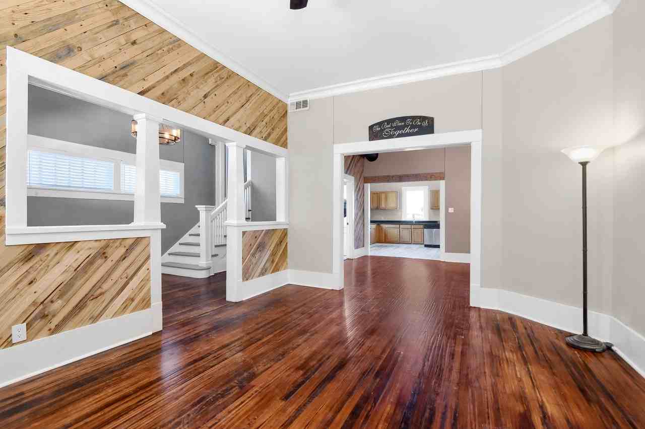 1115 W Bond St - Photo 7 of 29
