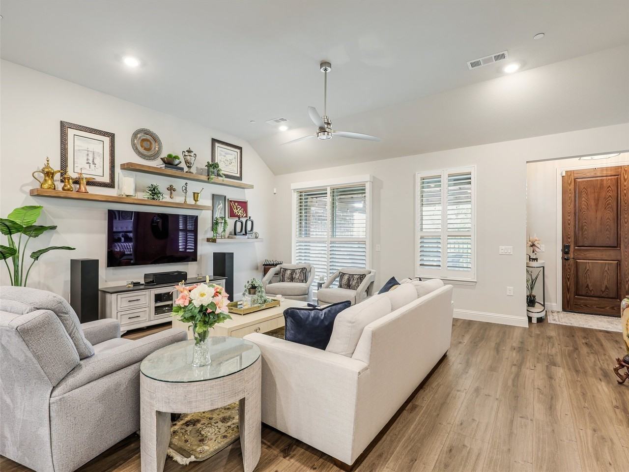 3770 White Clover Ln - Photo 5 of 27