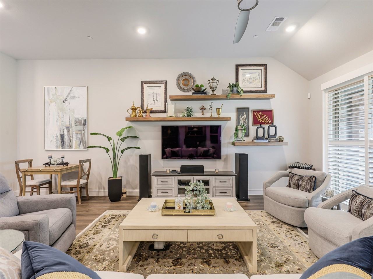 3770 White Clover Ln - Photo 6 of 27