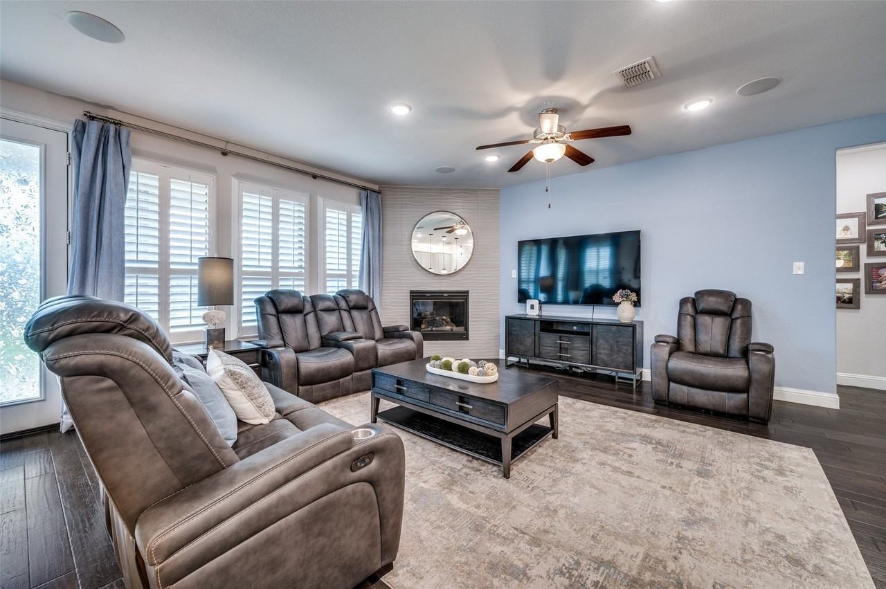 3005 Barefoot Ln - Photo 6 of 40