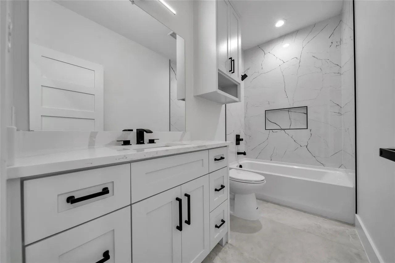 2230 Garden Dr - Photo 4 of 27