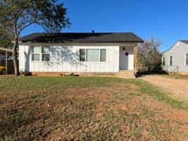 featured image of 734 S Crockett Dr